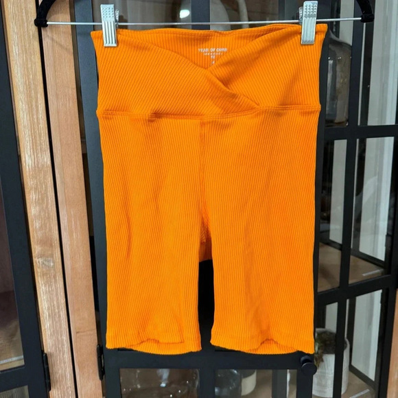 YEAR OF OURS V Waist Biker Short Crossoverp Ribbed workout high waisted rise - Picture 2 of 5